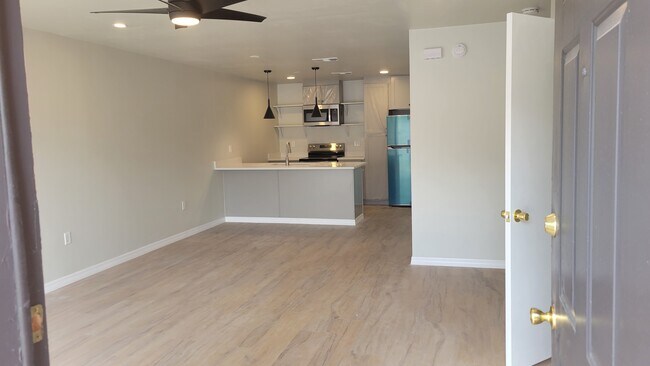 Foto del edificio - 4142 Corsair Ave