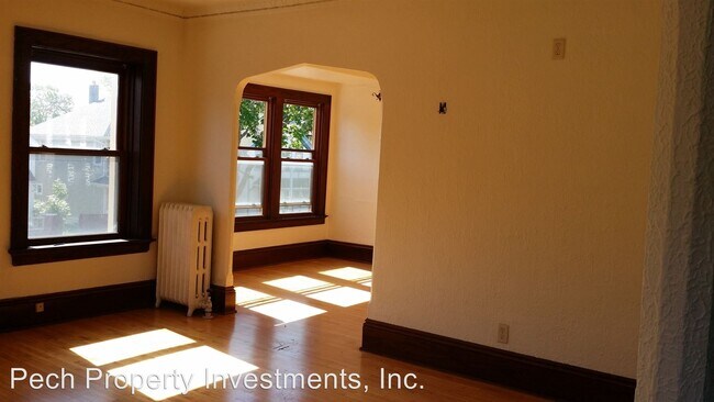 Foto del edificio - 3129 N Oakland Ave