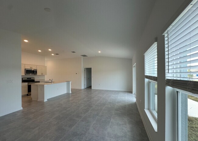 Building Photo - 4776 Cloister St