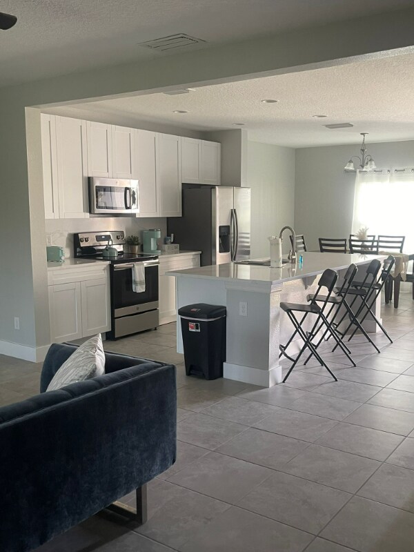 Building Photo - 386 Annabelle Way
