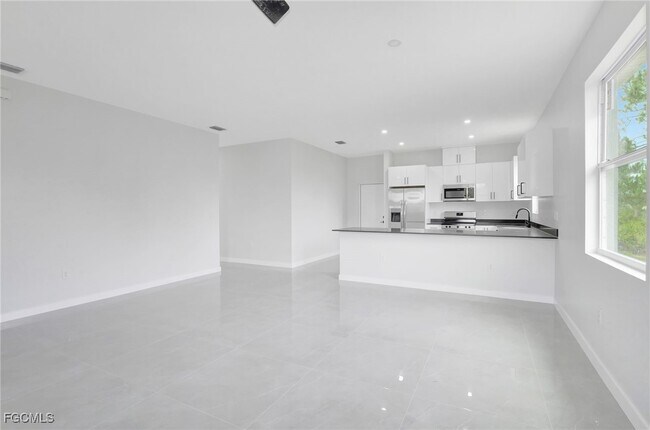 Foto del edificio - 1072 Norton Ave S