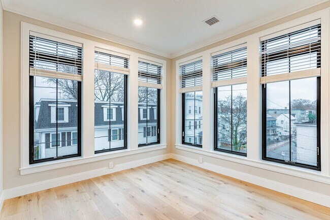 Foto del edificio - 160 Everett St