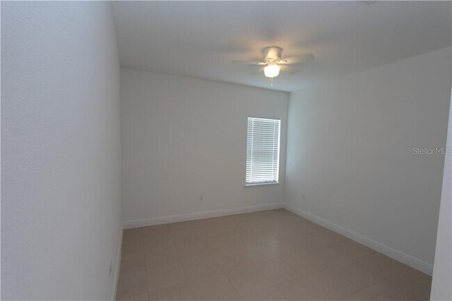 Foto del edificio - 627 Yak Ct