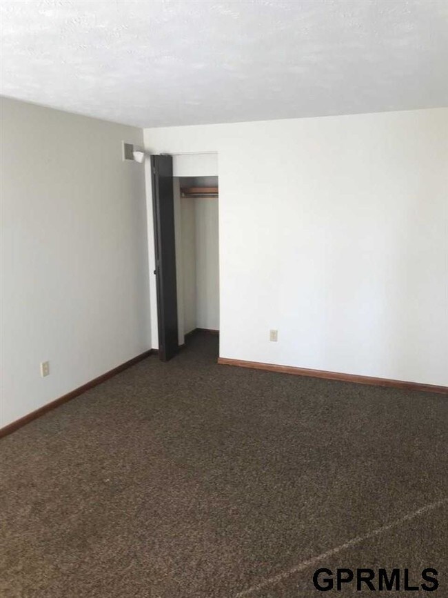 Building Photo - 2912 Van Buren St