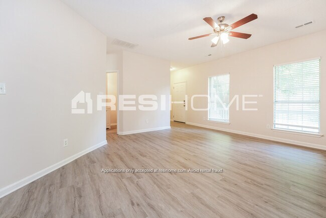 Foto del edificio - 121 Oakland Blvd