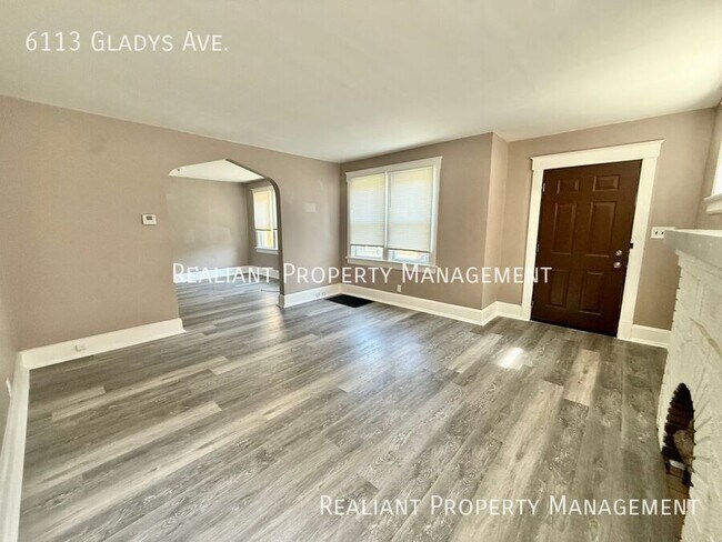 Foto del edificio - 6113 Gladys Ave