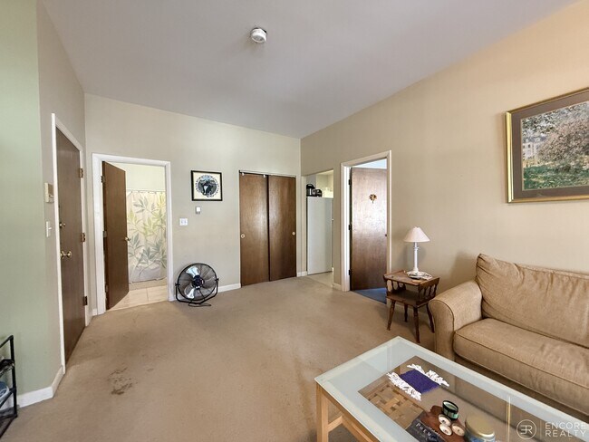 Foto del edificio - 17 Stearns Rd