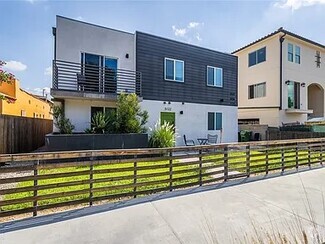 Building Photo - 5124 Cahuenga Blvd