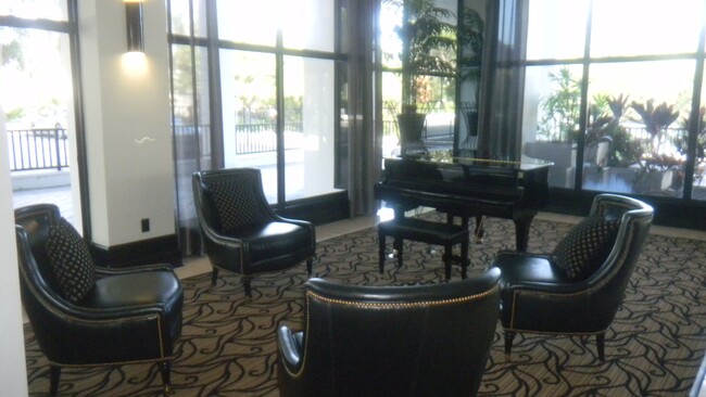 Foto del edificio - BEAUTIFUL Park Lake Towers - Downtown Orla...