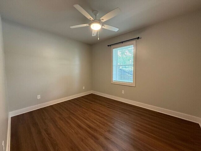 Foto del edificio - Modern 2 Bedroom Condo in the Heart of Melrose