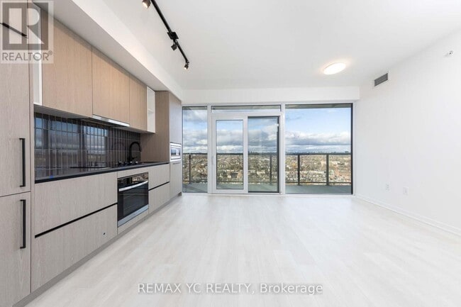 Building Photo - 1285 Dupont St