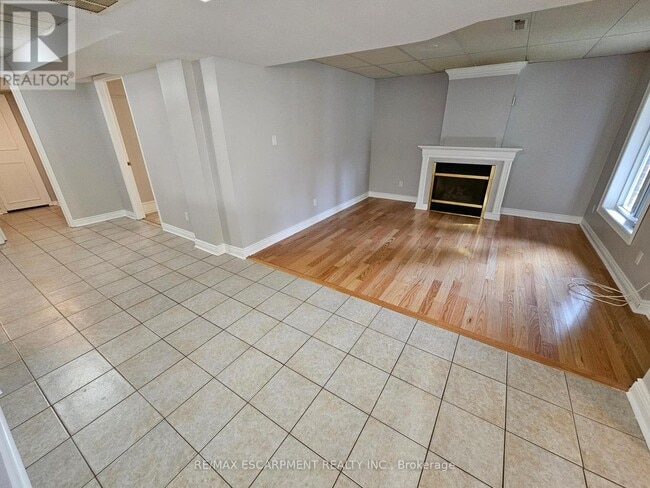 Building Photo - 2173 Charnwood Dr