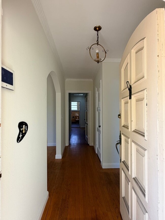 Building Photo - 331 Adams St.
