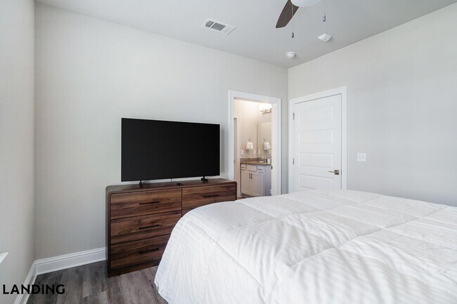 Foto del edificio - 1499 Central Park Blvd