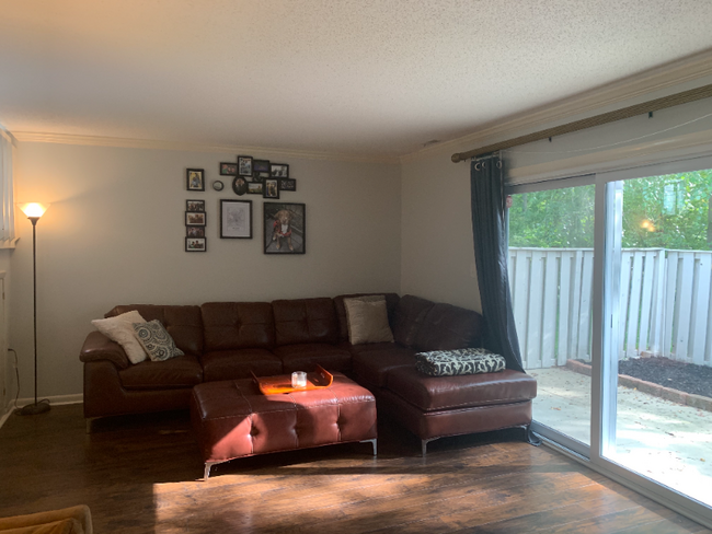 Foto del edificio - 7314 Sandy Creek Dr