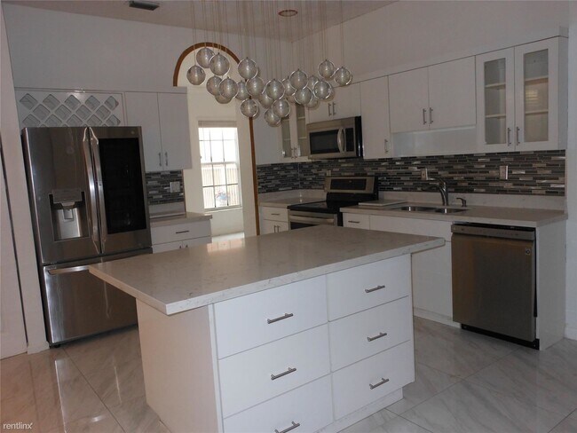 Foto del edificio - 4 br, 2.5 bath House - 2113 NW 49th Ave