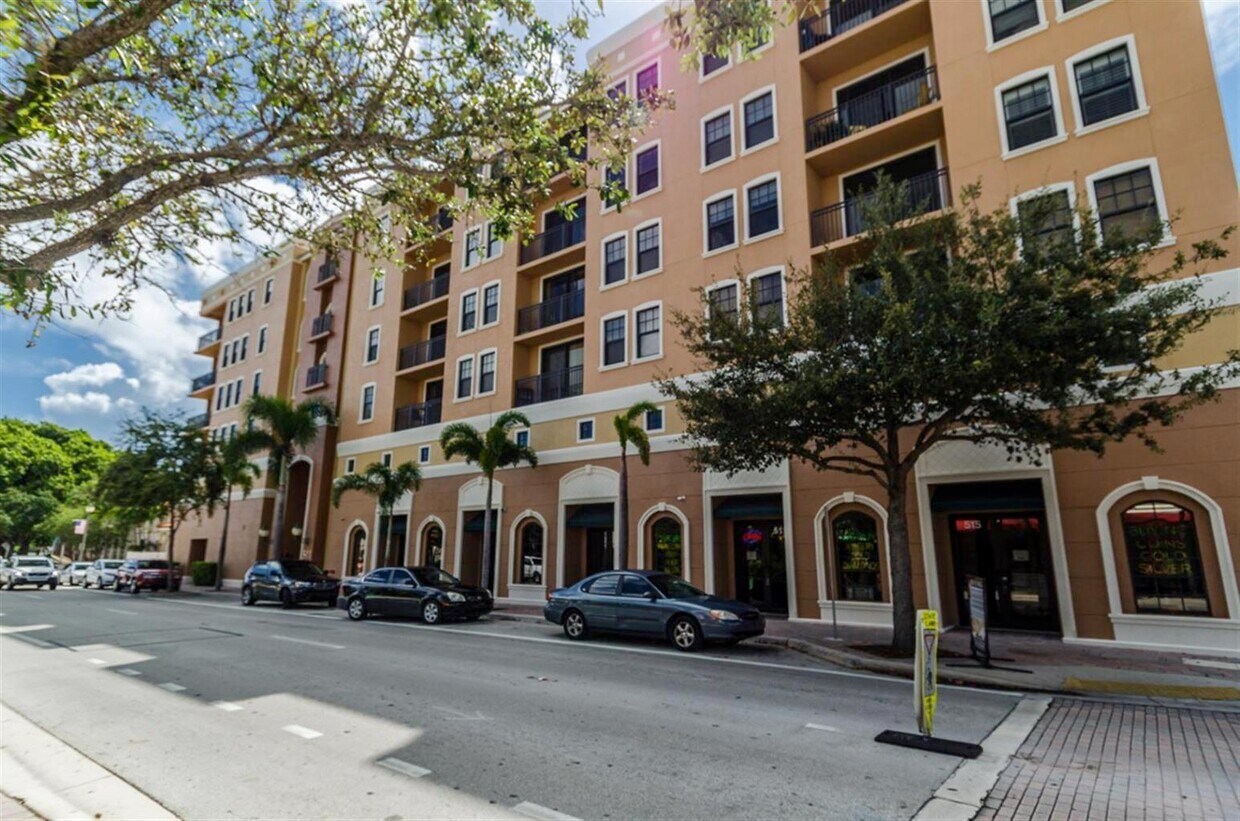 511 Lucerne Ave Unit 611, Lake Worth, FL 33460 Condo for Rent in Lake