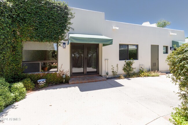 Foto del edificio - 5101 N Casa Blanca Dr
