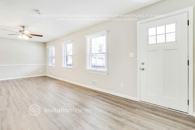 Foto del edificio - 5595 Morning Creek Cir