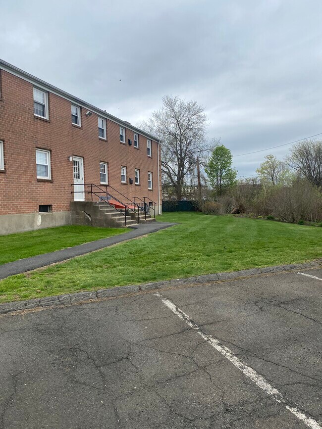 Foto del edificio - 39 Brewster Rd