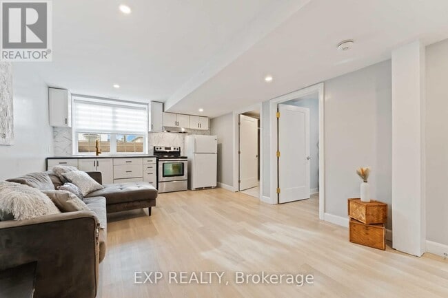 Building Photo - 1223 Kitchener Ave