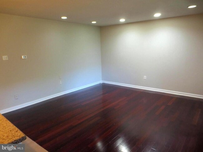 Building Photo - 132 Meadowview Ln