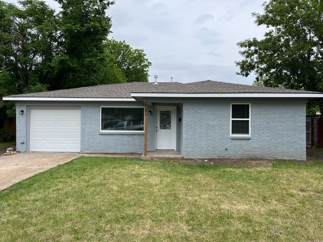 Frente de la casa - 721 Tuskegee St