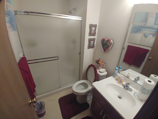 Foto del edificio - 10726 N Kenwood Ave