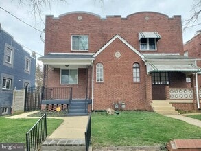 Building Photo - 30 53rd St SE