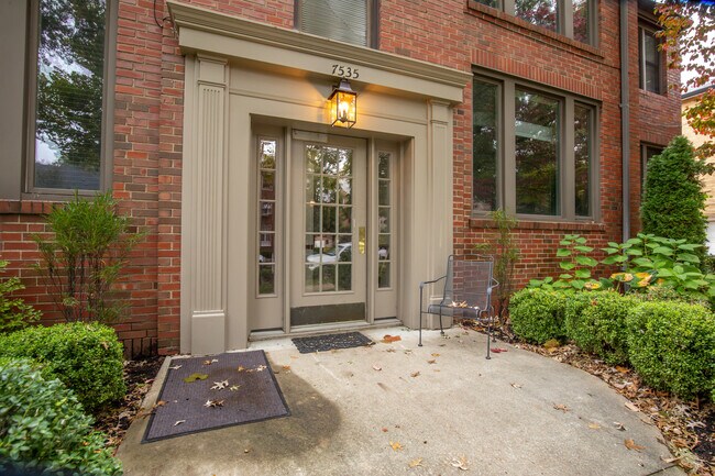 Foto del edificio - 7535 Oxford Dr