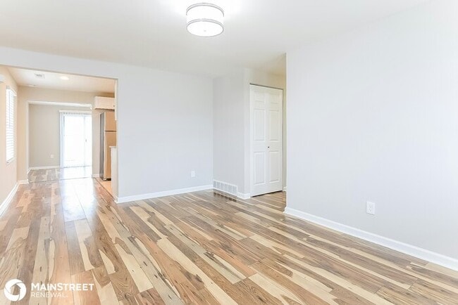 Building Photo - 4791 Edinburgh Ln, Columbus, OH 43229