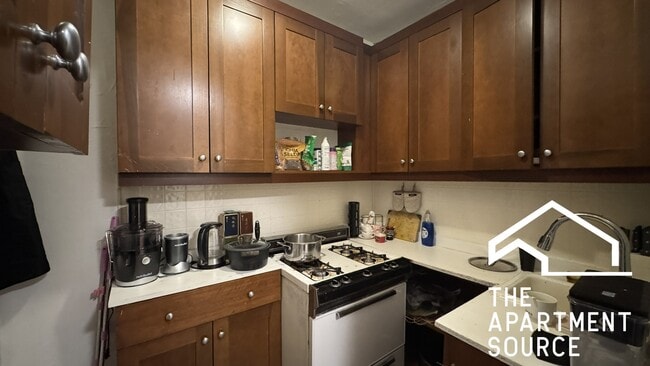 Building Photo - 2929 W McLean Ave