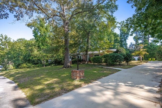 Foto del edificio - 3533 Greenleaf Rd