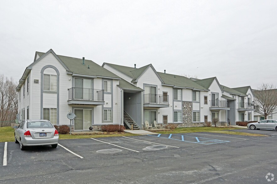 Indian Lake Village Apartments Rentals Lake Orion, MI