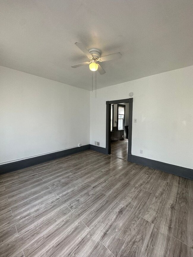 Building Photo - 2265 S 16th St