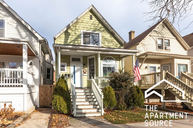 Building Photo - 2710 W Melrose St