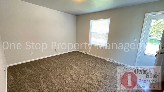 Foto del edificio - Charming 3-bedroom, 1-bathroom in Independ...