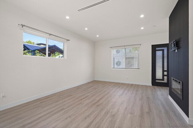 Foto del edificio - 11649 Paso Robles Ave