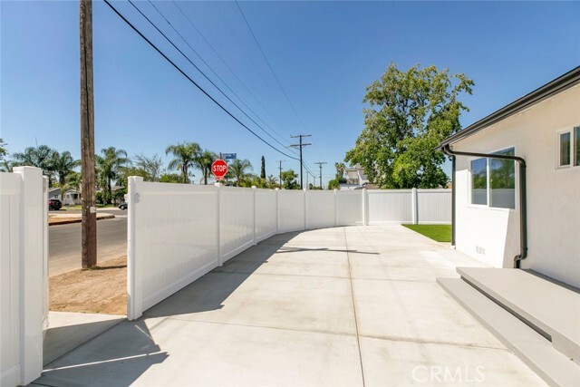 Building Photo - 7400 Riverton Ave