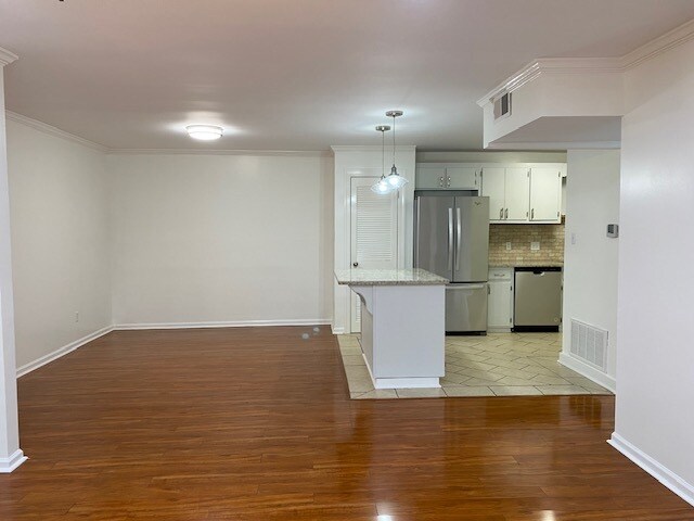 Dining Room - 1004 Woodland Vlg