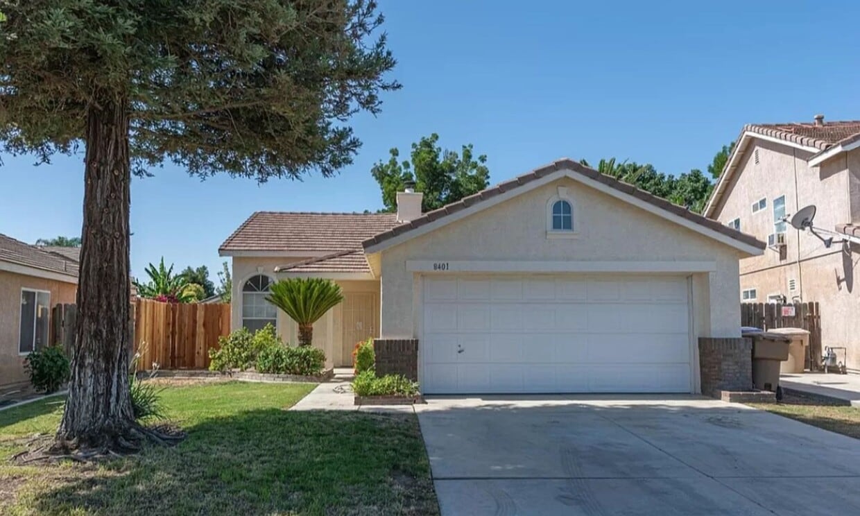 Primary Photo - Charming Home For Rent