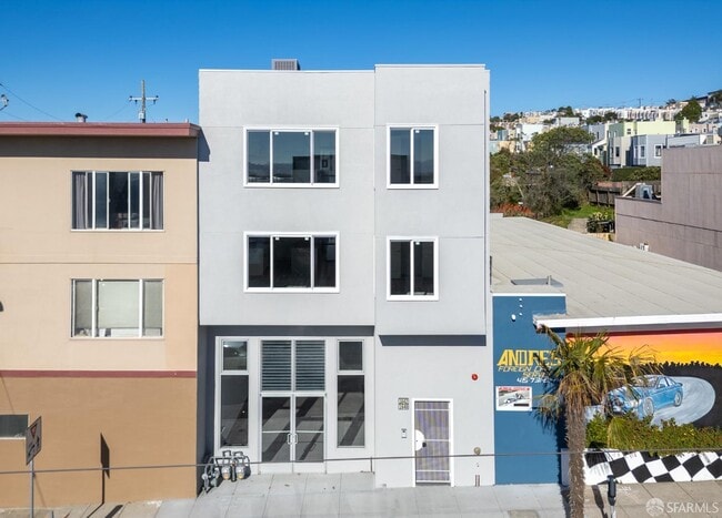 Building Photo - 1640 Taraval St