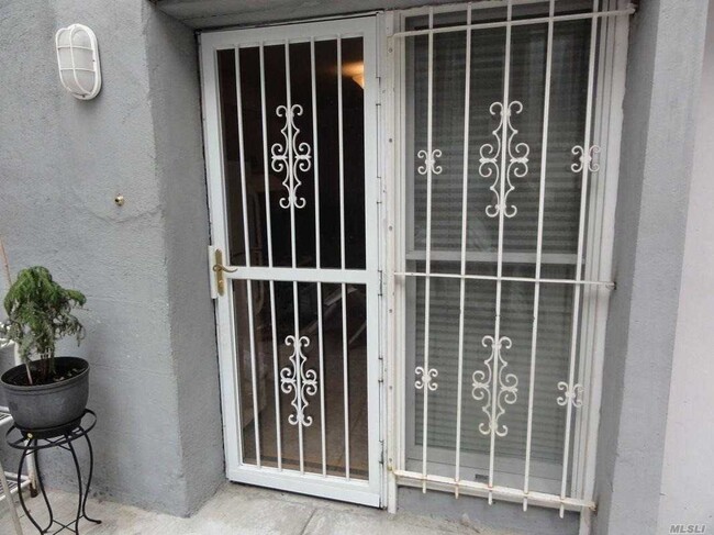 Foto del edificio - 34-31 29th St