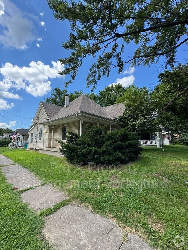 Building Photo - 1303 N Main Ave