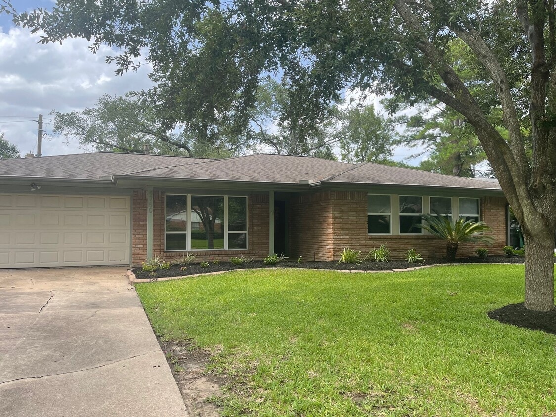 Primary Photo - 4750 Hummingbird St