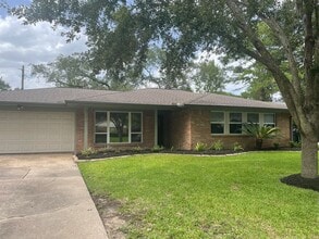 Building Photo - 4750 Hummingbird St