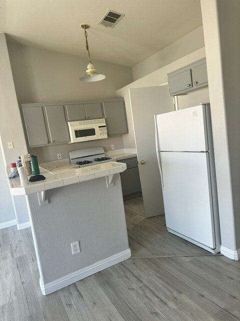 Foto del edificio - 6201 E Lake Mead Blvd