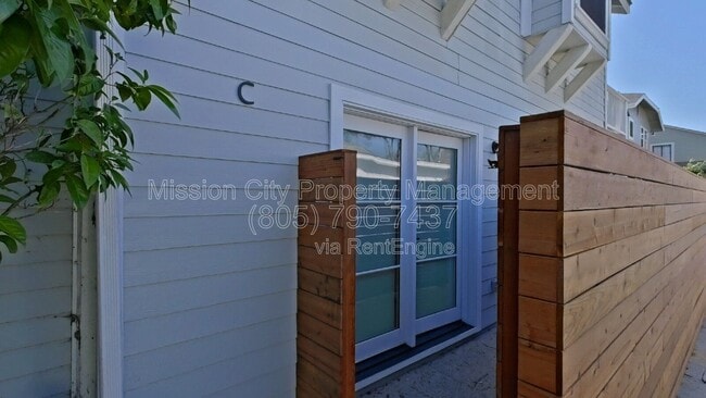 Building Photo - 328 W Pedregosa St