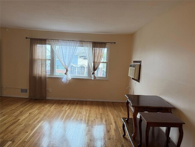 Foto del edificio - 145-92 224th St