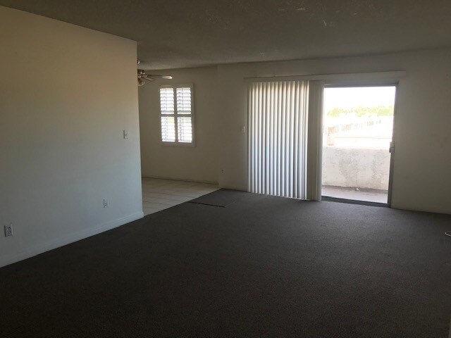 Building Photo - 5412 Lindley Ave